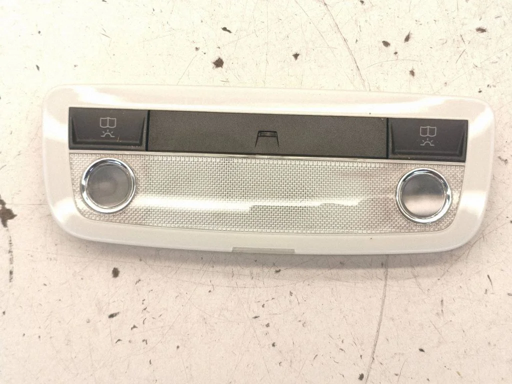 Tagaistmete valgustustuli – Mercedes-Benz A-klass W176 (2012-2018)