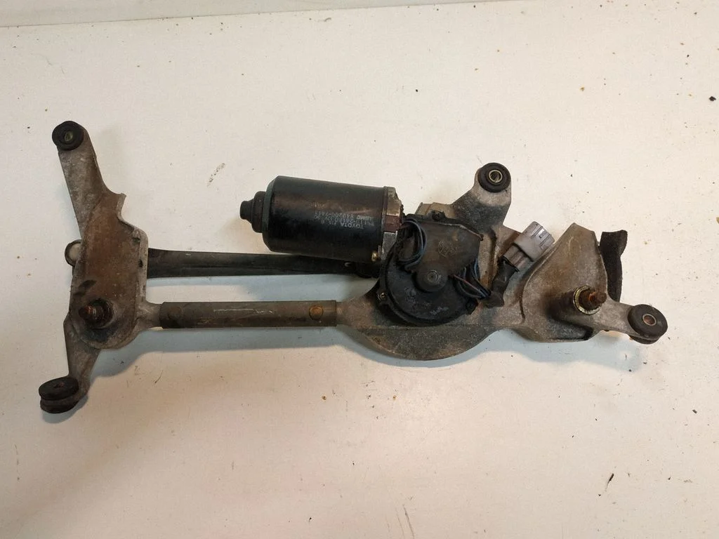 Wiper motor – Toyota Previa (XR30, XR40) II (2000-2006)