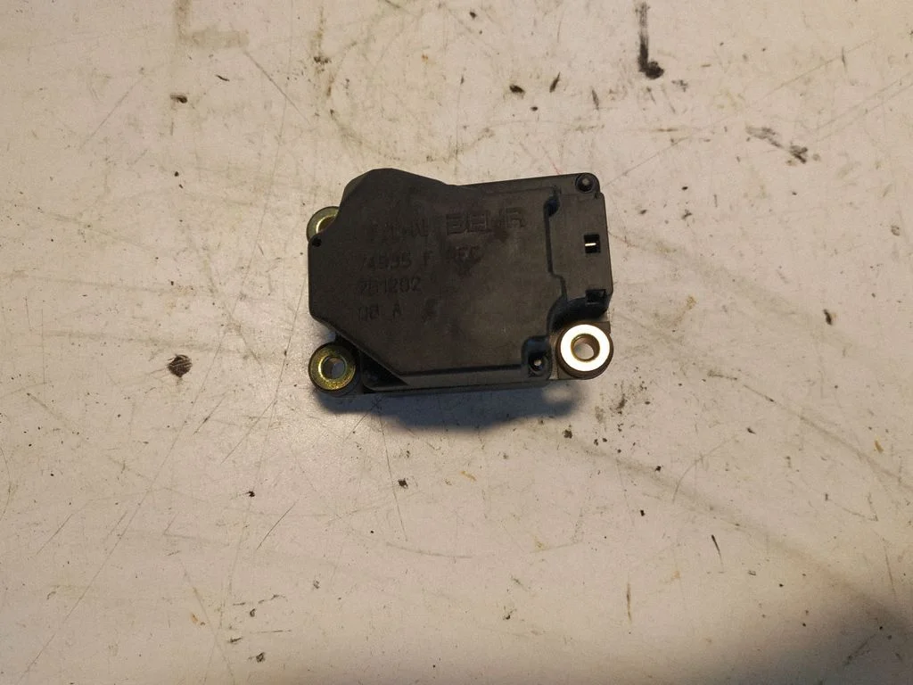 Gaisa aizvara motoriņš/aktuators 74935