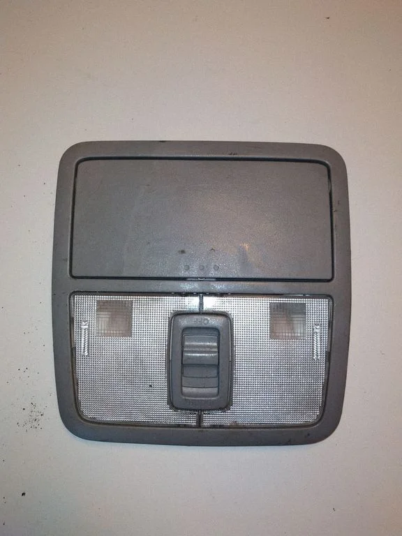 Front seat light – Toyota RAV 4 (XA30) (2006-2016)
