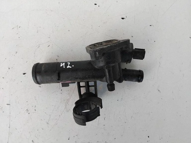 Thermostat/thermostat housing V710783C