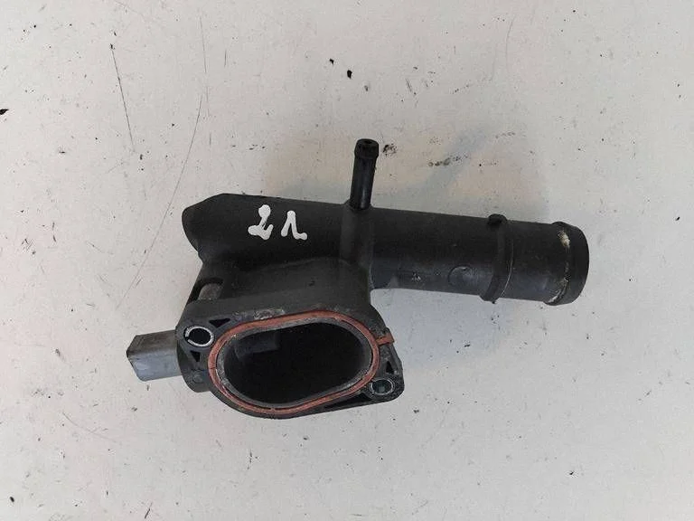 Termostats/termostata korpuss – Audi A4 Allroad B8 (2008-2016)
