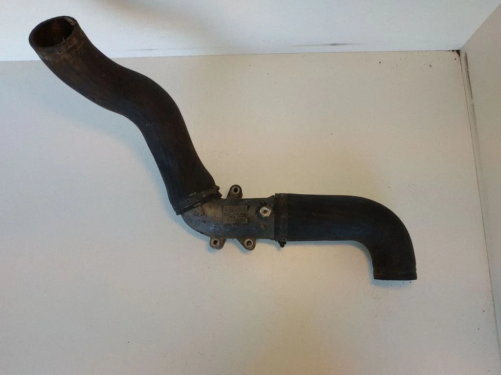 Intercooler hose/pipe – Volvo V70 (2000-2004)