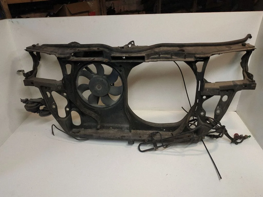Radiatoru panelis – Volkswagen Passat B5 (1997-2000)