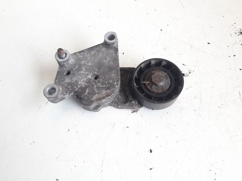 Generator/alternator belt tensioner – Volvo V50 (2004-2007)