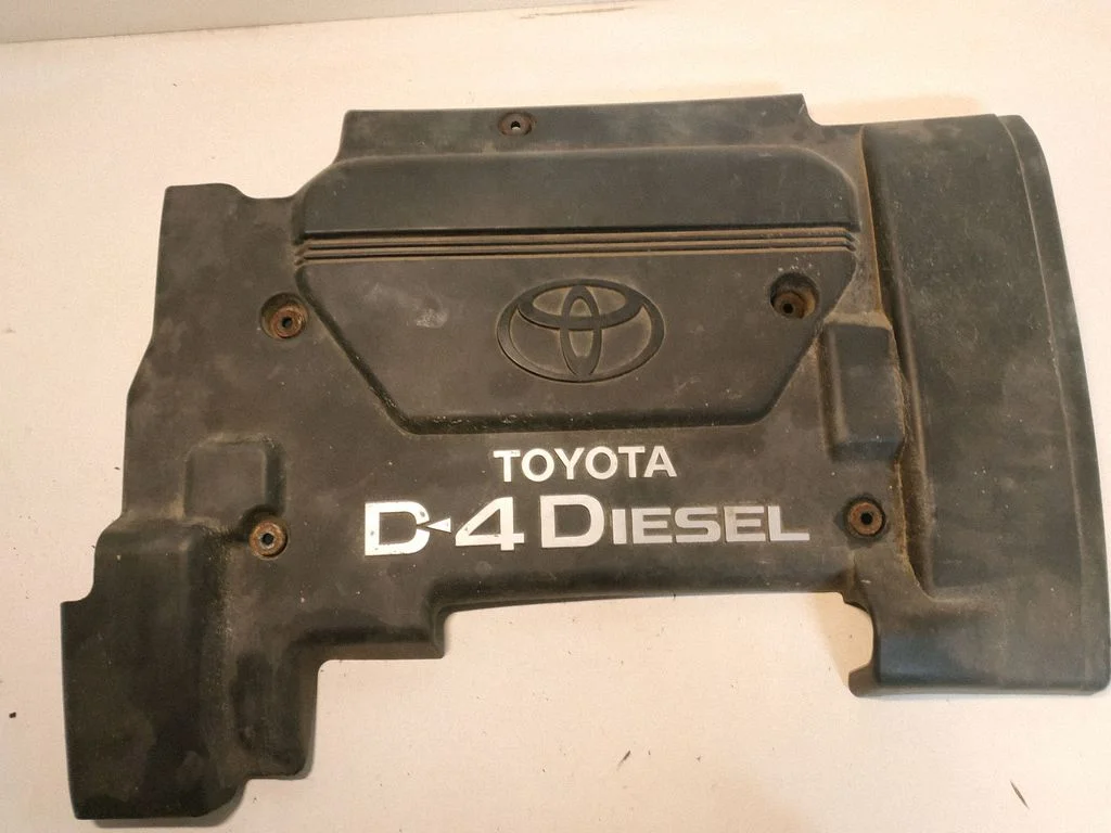 Dzinēja pārsegs (apdare) – Toyota Avensis T220 (2000-2003)