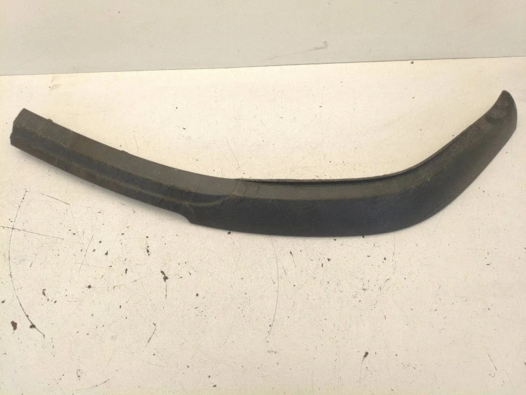 Front bumper lip 7685105020