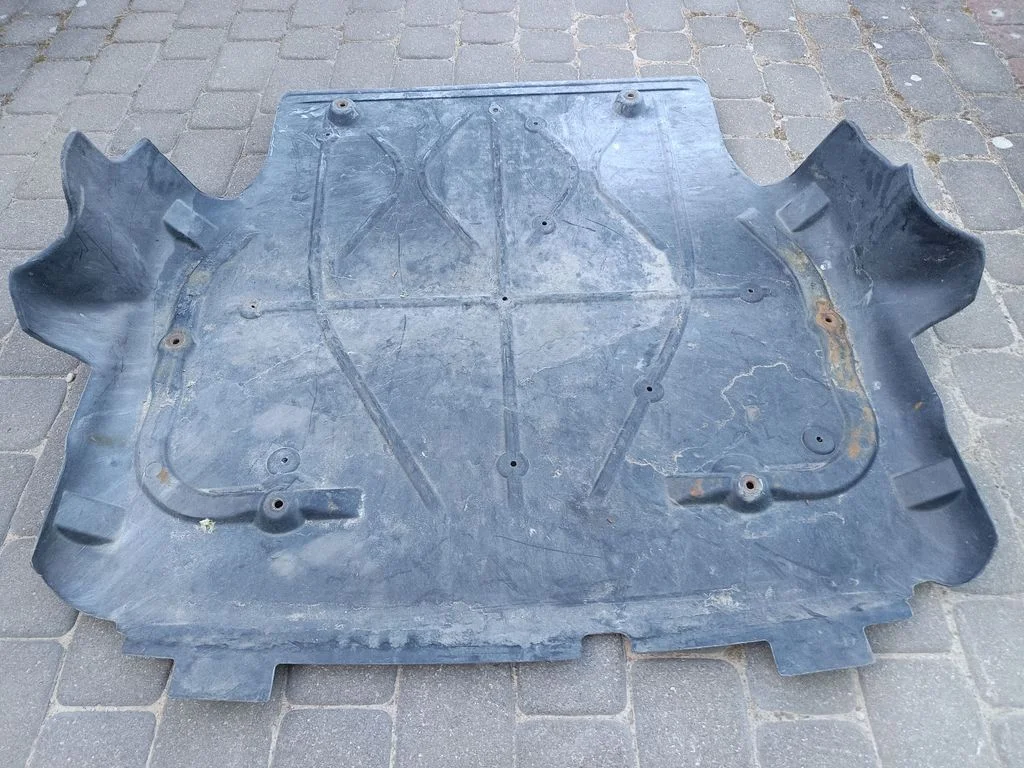 Engine splash shield/under tray 7H0805687C