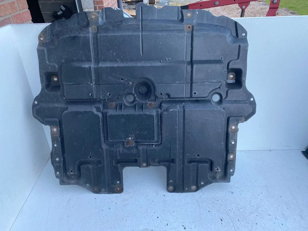 Motora dibena aizsargs – Lexus IS 220D-250-350 (2006-2013)