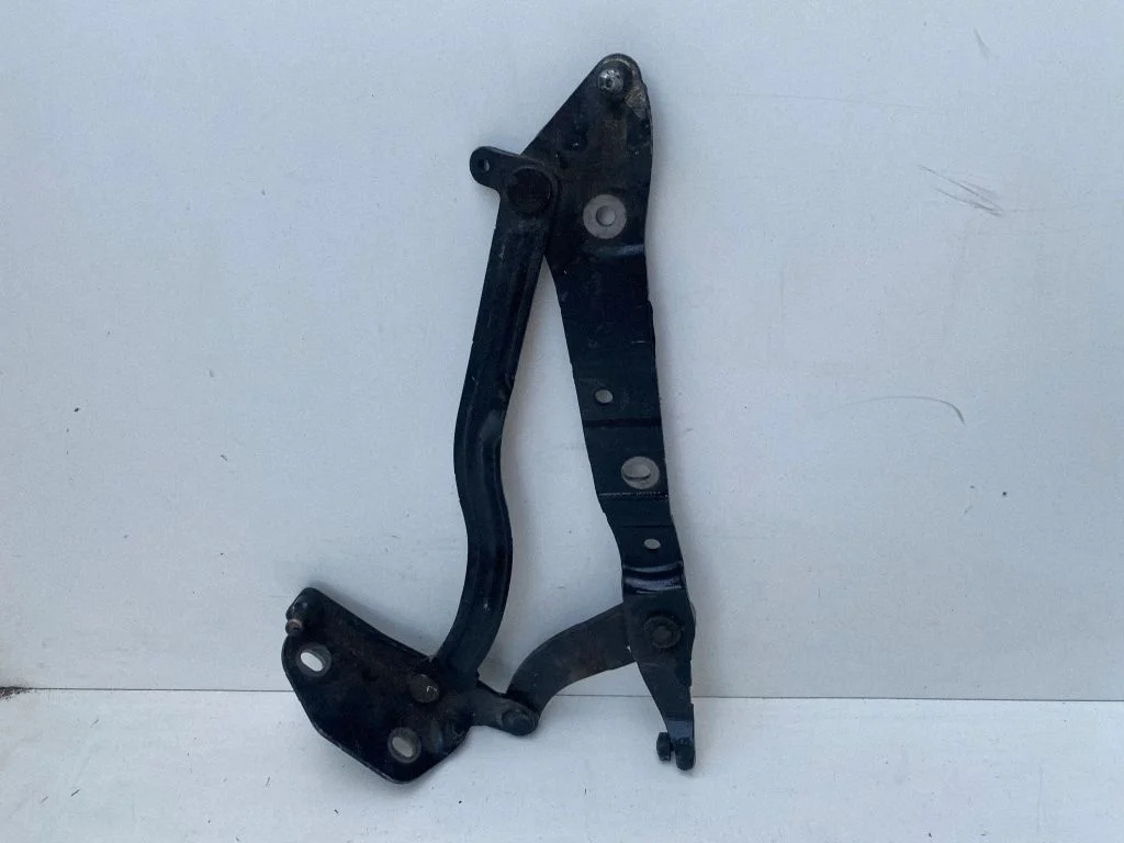 Tailgate/trunk/boot hinge 4E0827300G