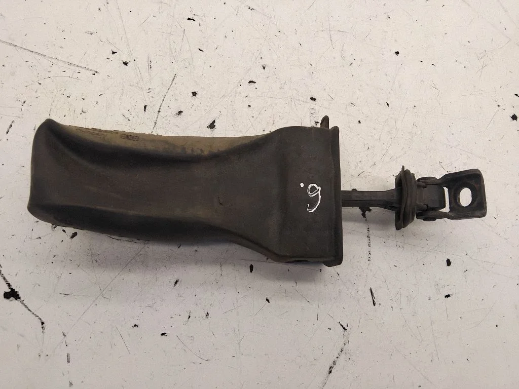 Front door check strap stopper – Volkswagen e-Golf (2014-)