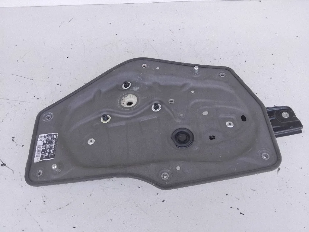Rear window lifting mechanism without motor – Skoda Superb B6 (3T) (2008-2015)