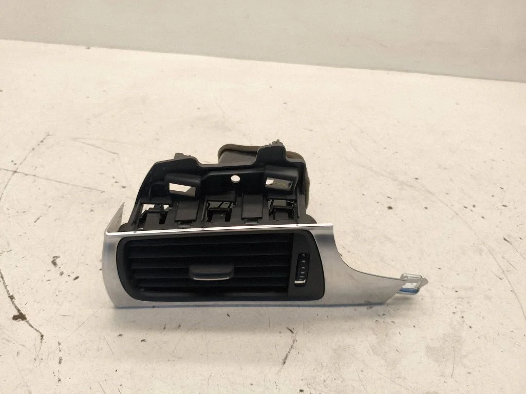 Armatuurlaua külje õhutusresti kate – Audi A6 S6 C7 4G (2011-2018)