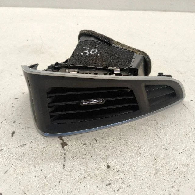 Dashboard side air vent grill/cover trim BM51018B08