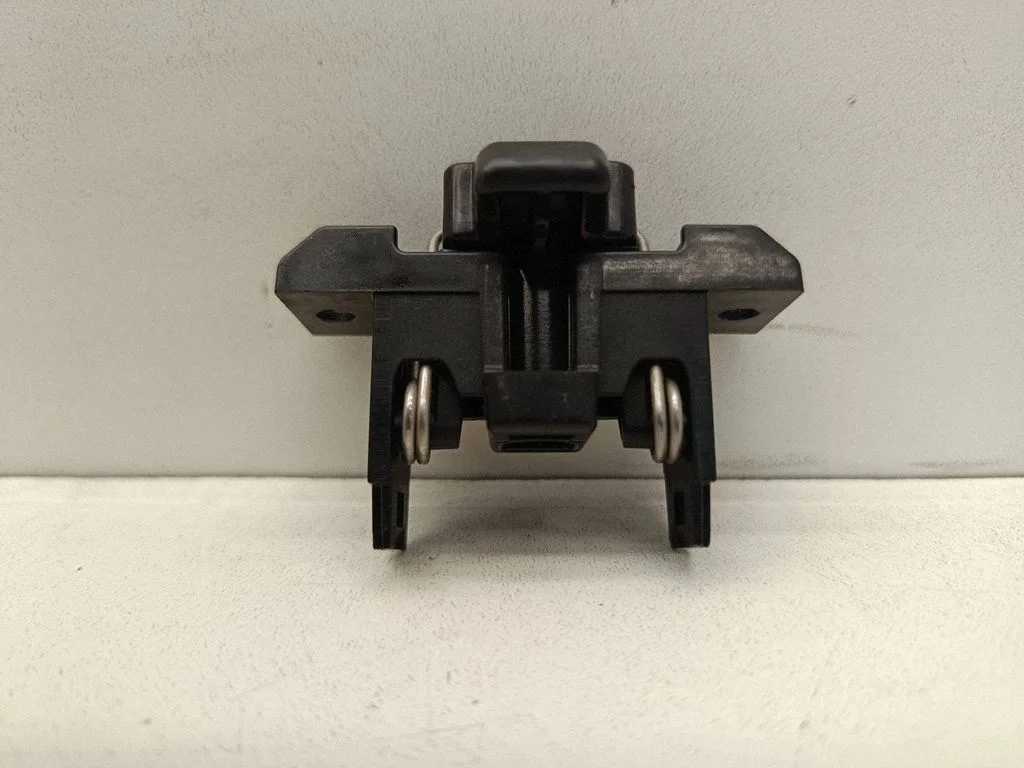 Armrest lock 9232069