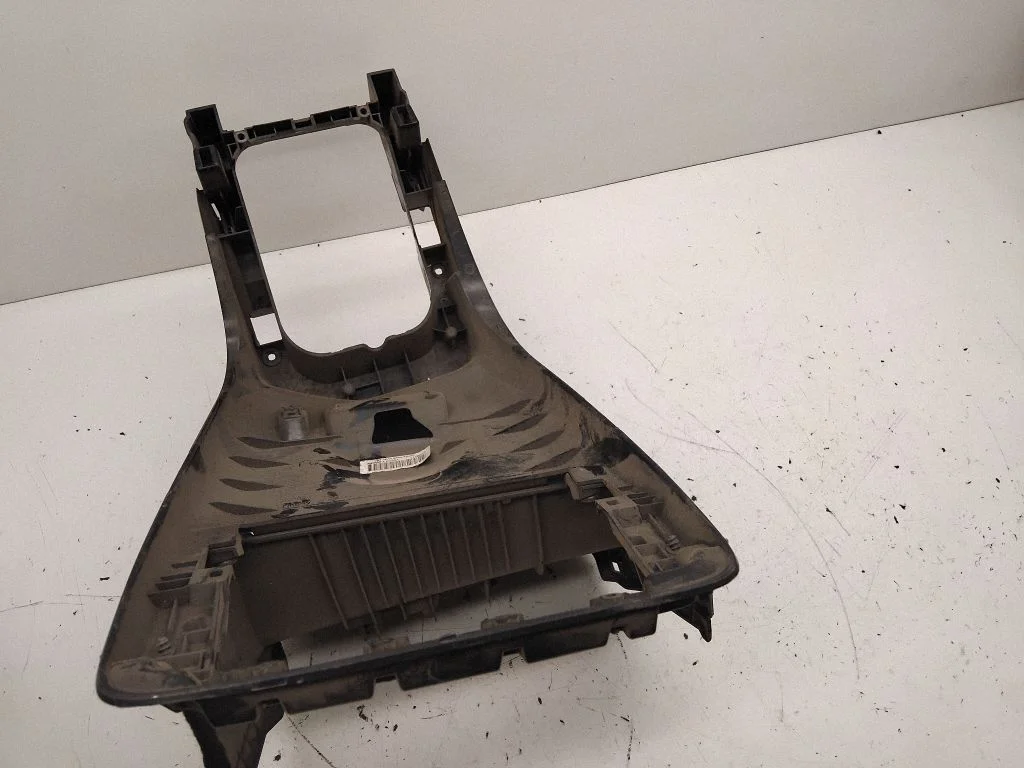 Center console – Volvo V60 (2011-2013)