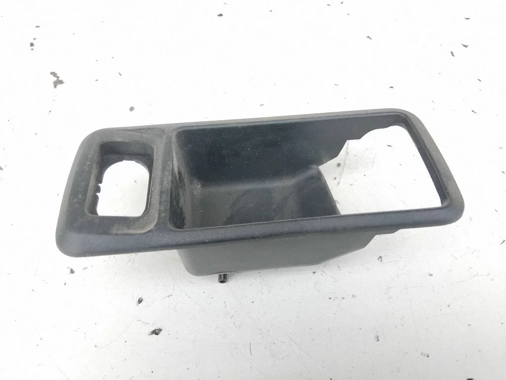 Ramka przełącznika szyb tylnych 3M51226A37AFW