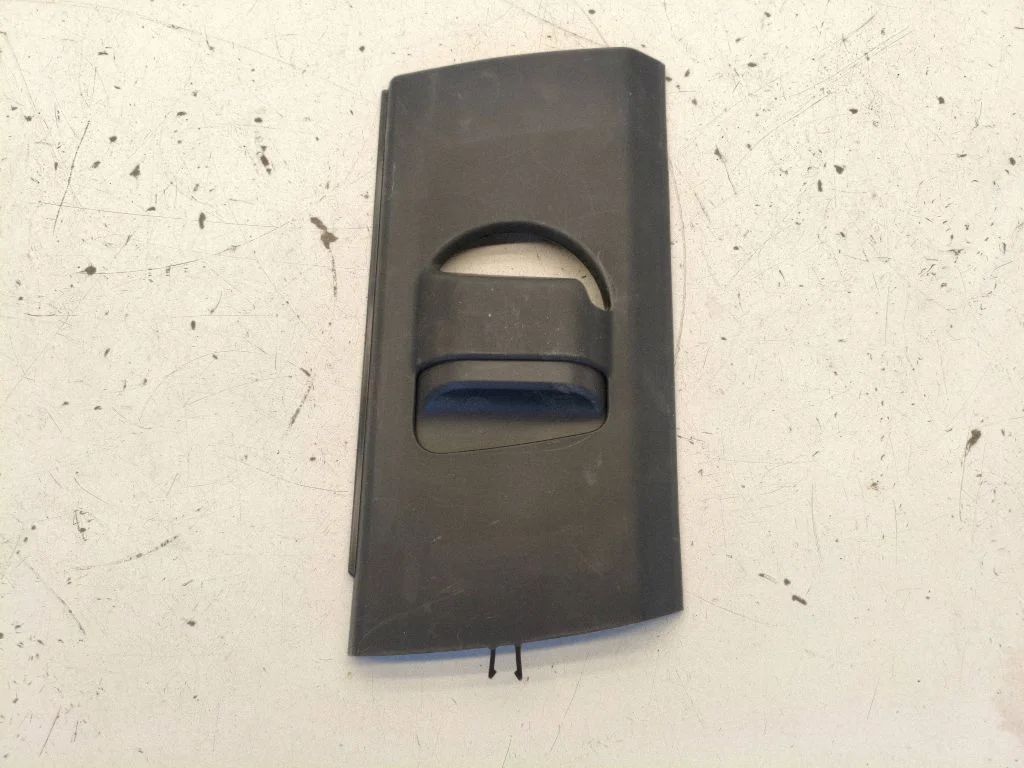 (B) pillar trim (top) P00810272 – NIO ES8 (2018-2023)
