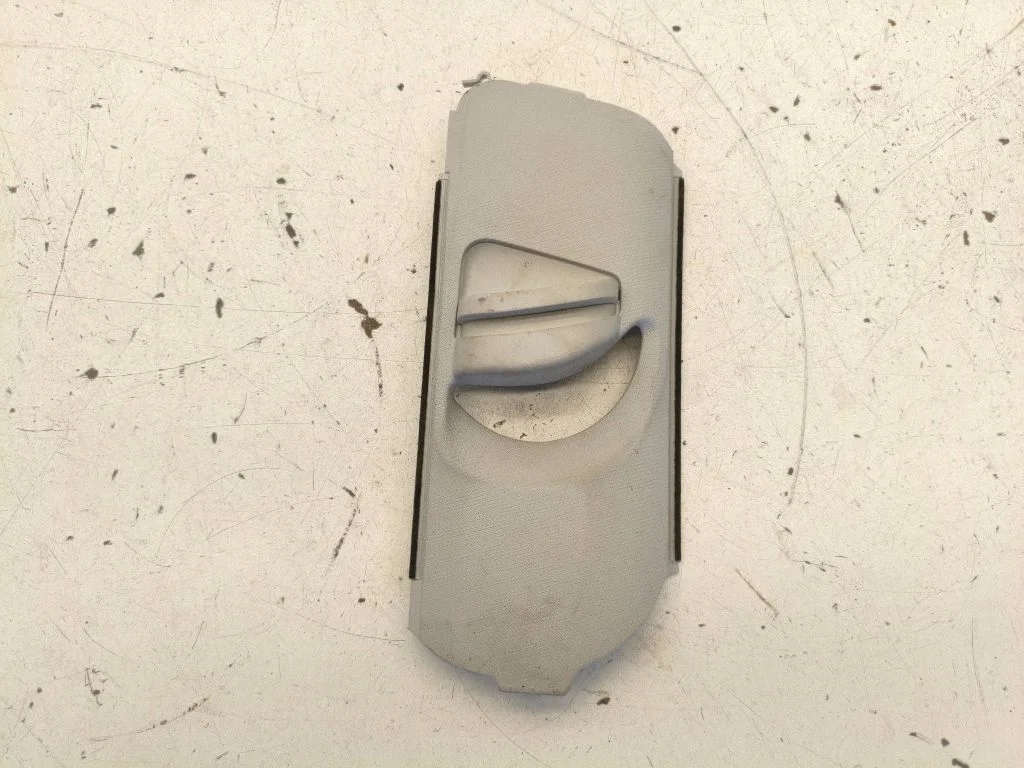 (B) statņa apdare (augšējā) 5G4868311