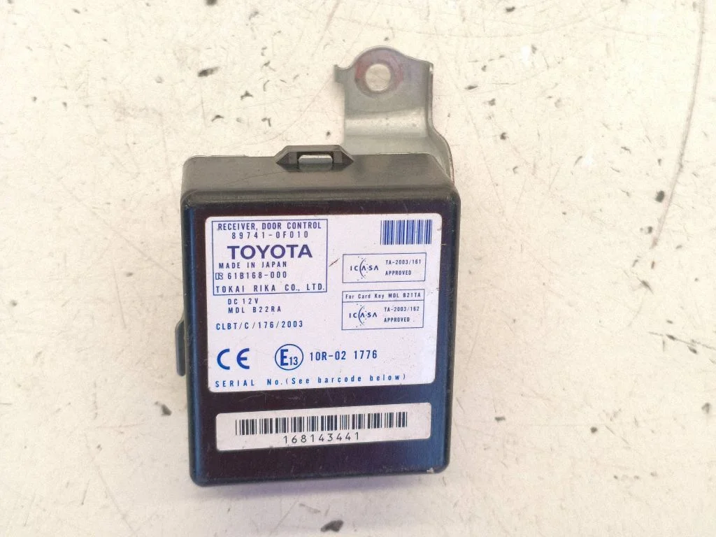 Door control unit/module – Toyota Corolla Verso AR10 (2004-2009)