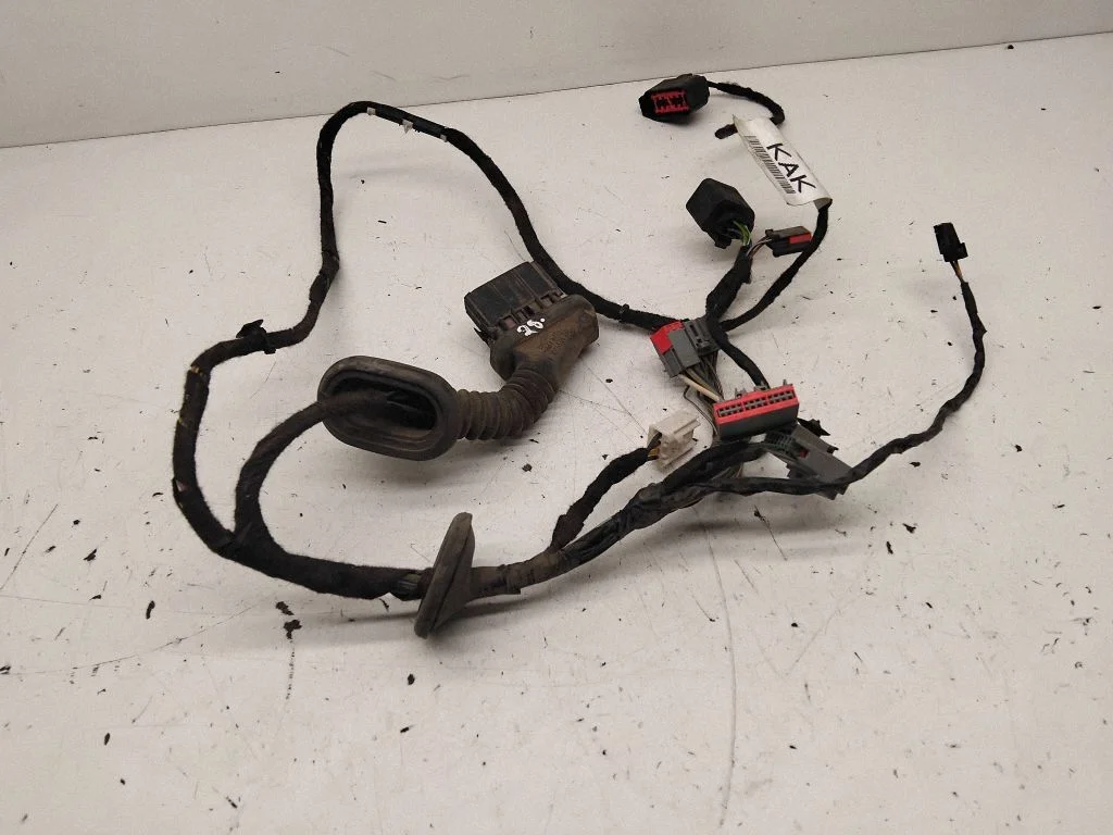 Priekšējo durvju vadu instalācija – Ford Mondeo MK IV (2007-2014)