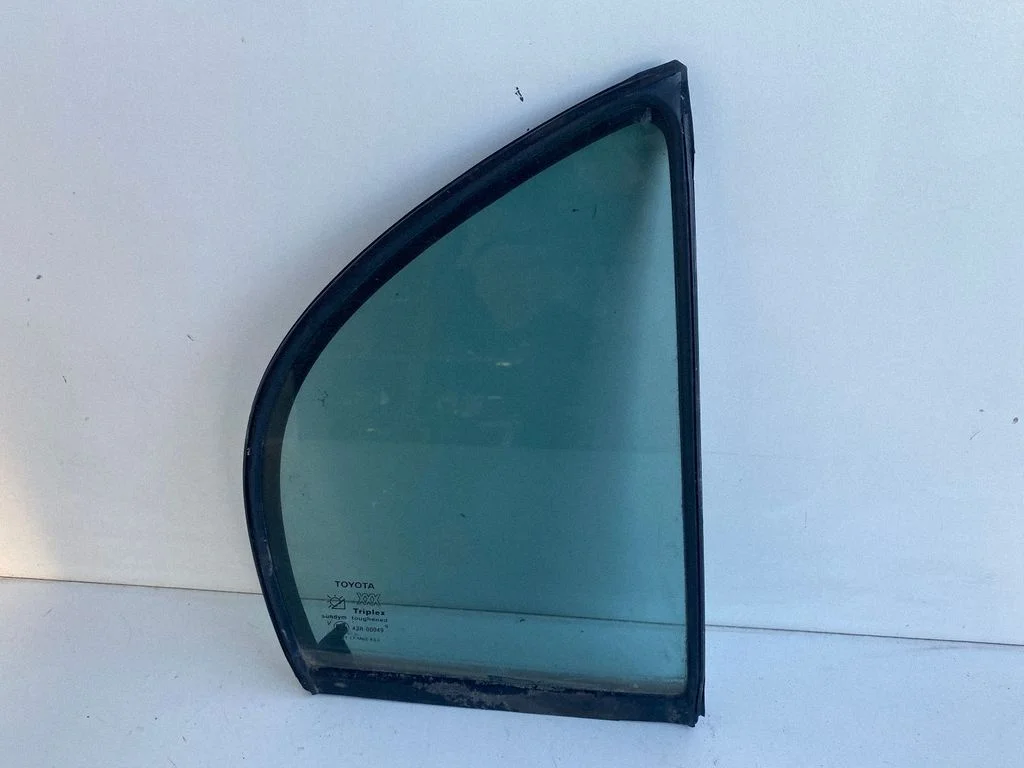 Rear vent window glass – right