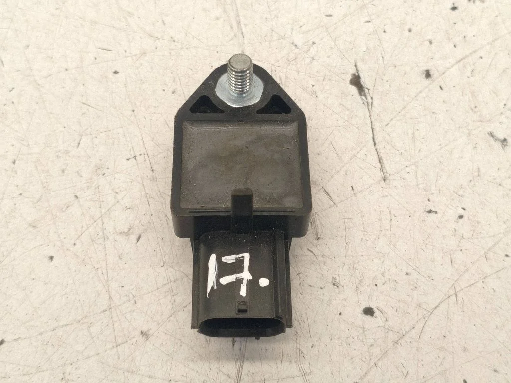 Drošības spilvenu trieciena sensors 8983105010