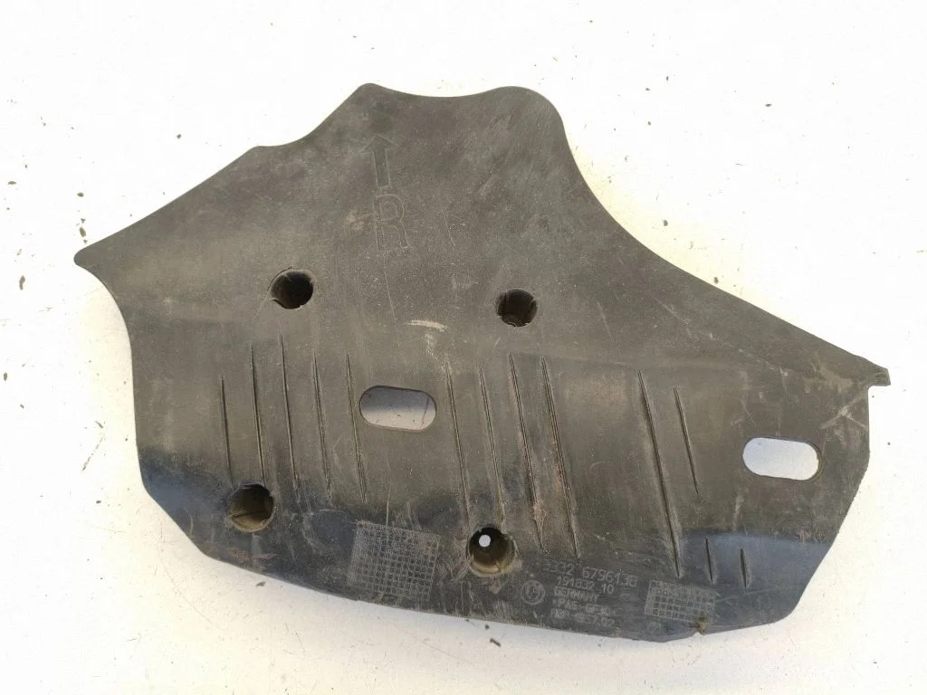 Rear underbody cover/under tray 33326796138