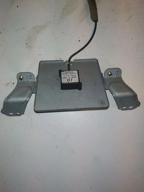 Antenn (GPS-antenn) – Toyota Corolla Verso E121 (2004-2007)