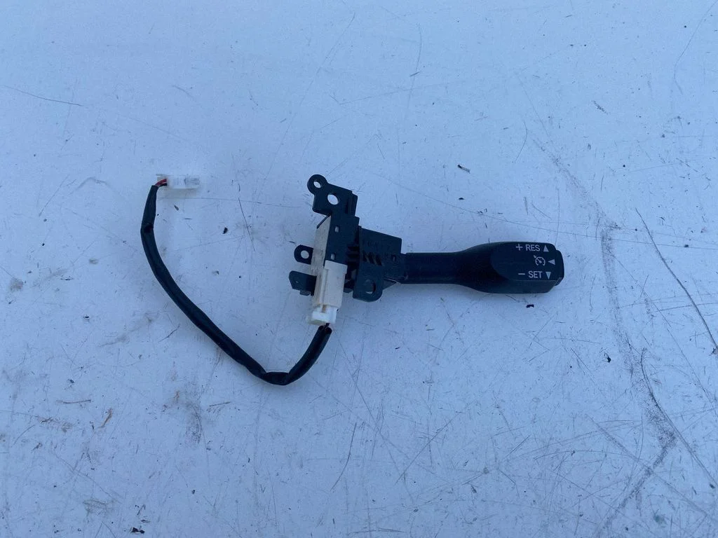 Püsikiiruse hoidiku (autopiloodi) hoob – Lexus IS 220D-250-350 (2006-2013)
