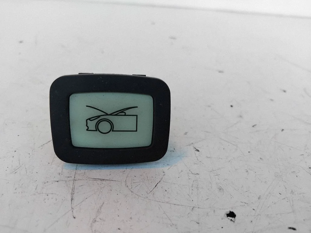 Tailgate opening switch – Tesla Model 3 (2017-)