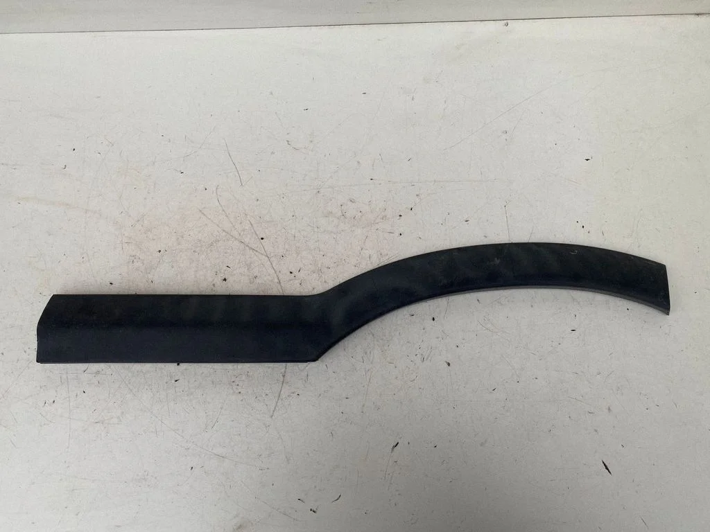 Moldings uz aizmugurējā spārna – Opel Zafira A (1999-2005)
