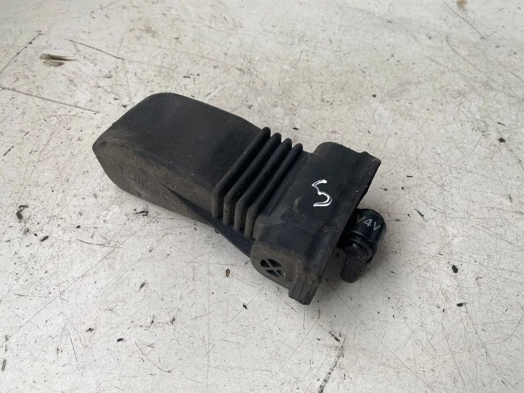 Front door check strap stopper 8V0837267