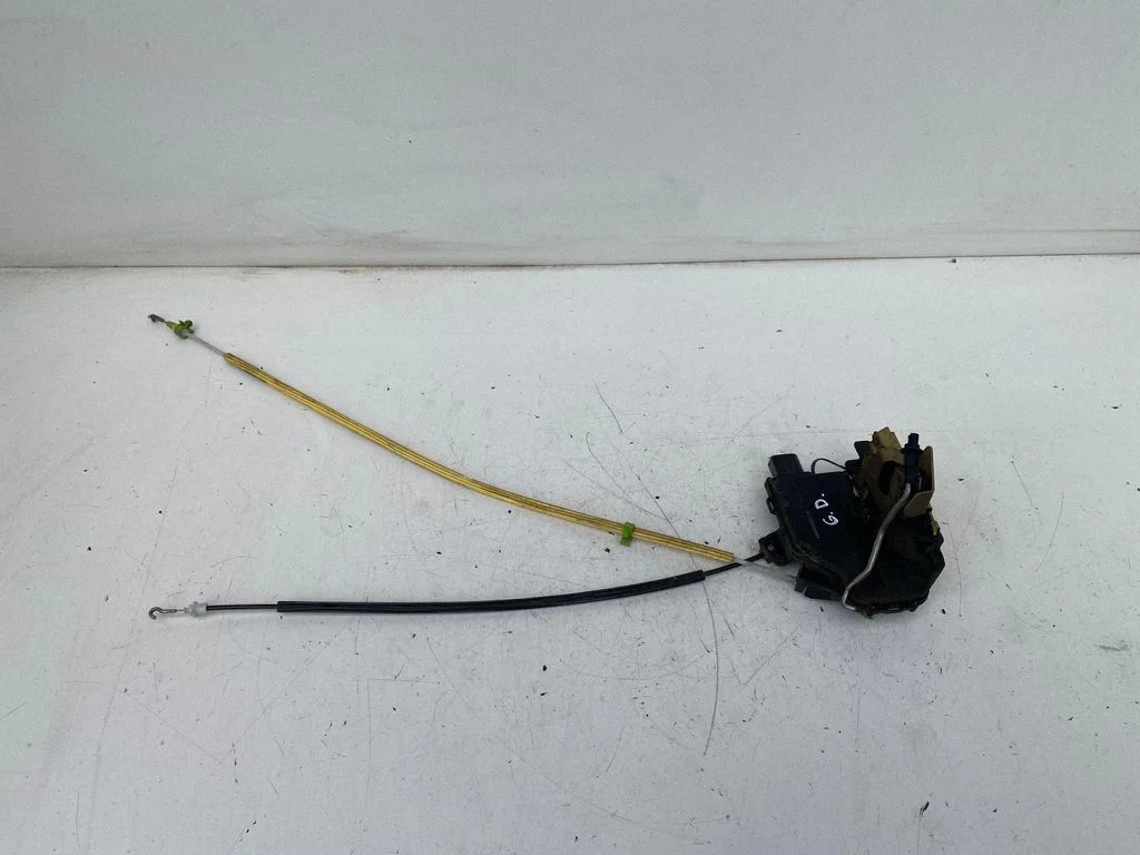 Rear door lock – Audi A6 S6 C5 4B (1997-2005)