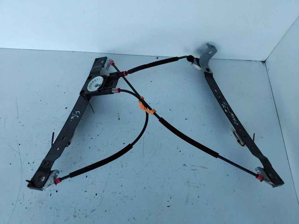 Aizmugurējā el. loga pacēlāja mehānisms bez motoriņa 6M21U27001BJ