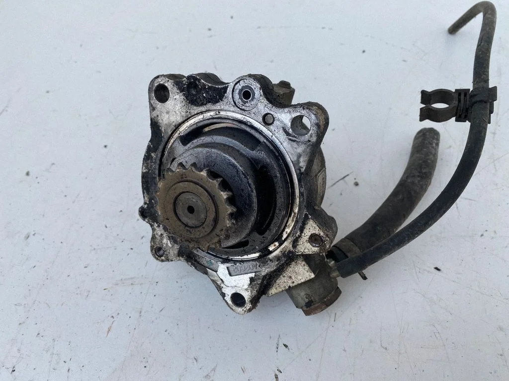 Pompa próżniowa (vacuum) – Nissan Almera N16 (2000-2010)