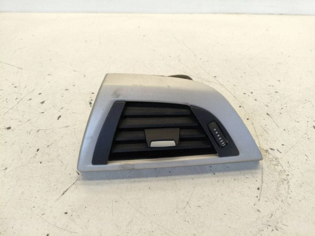 Dashboard side air vent grill/cover trim 920535507