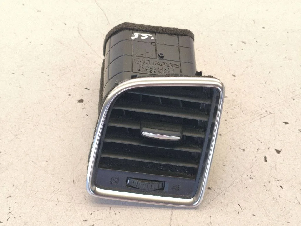 Dashboard side air vent grill/cover trim KD4564830