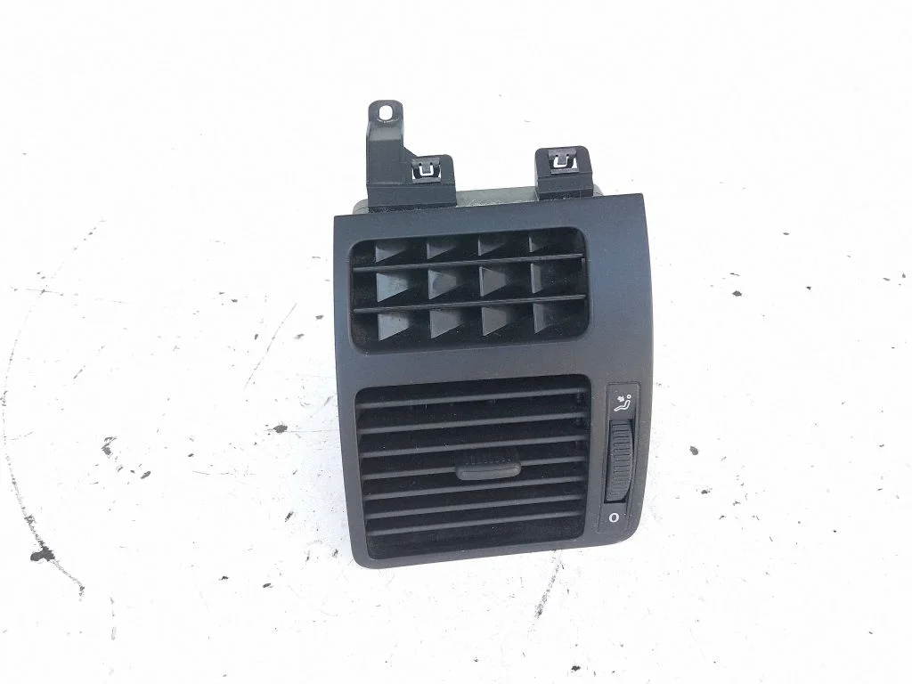 Dashboard side air vent grill/cover trim – Volkswagen Touran I (2003-2010)