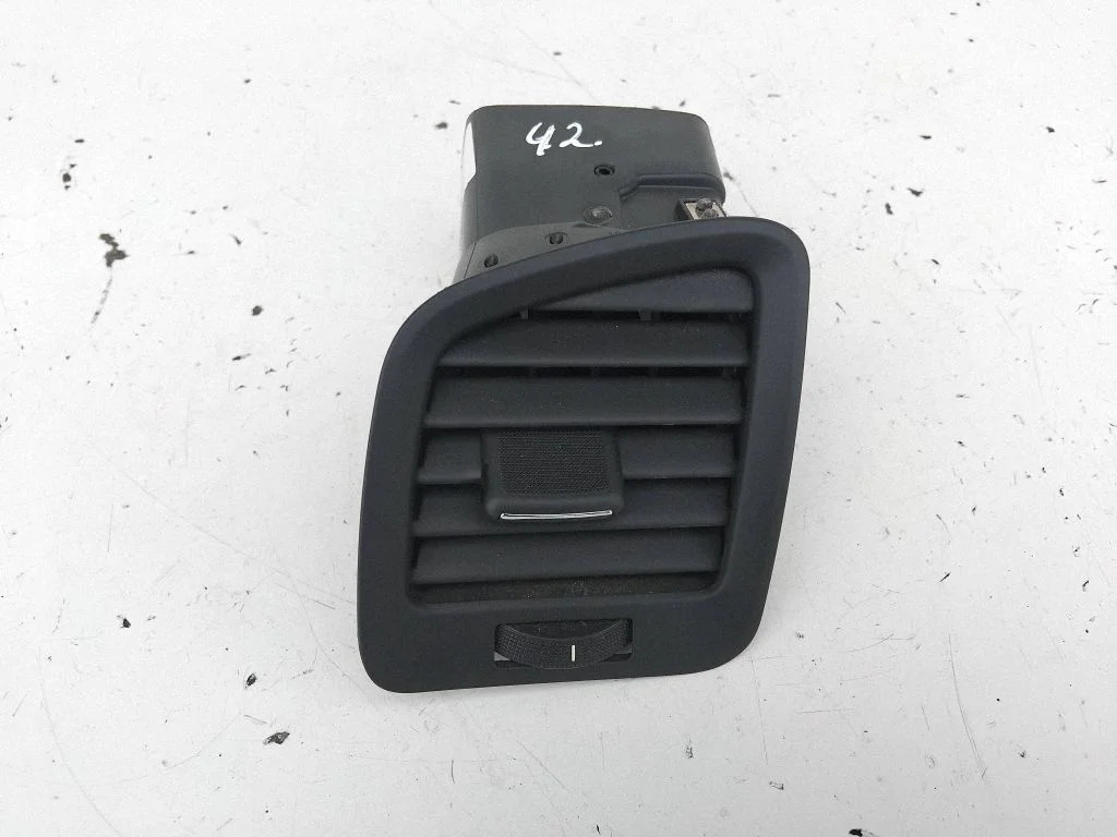 Dashboard side air vent grill/cover trim – Opel Insignia A (2008-2017)