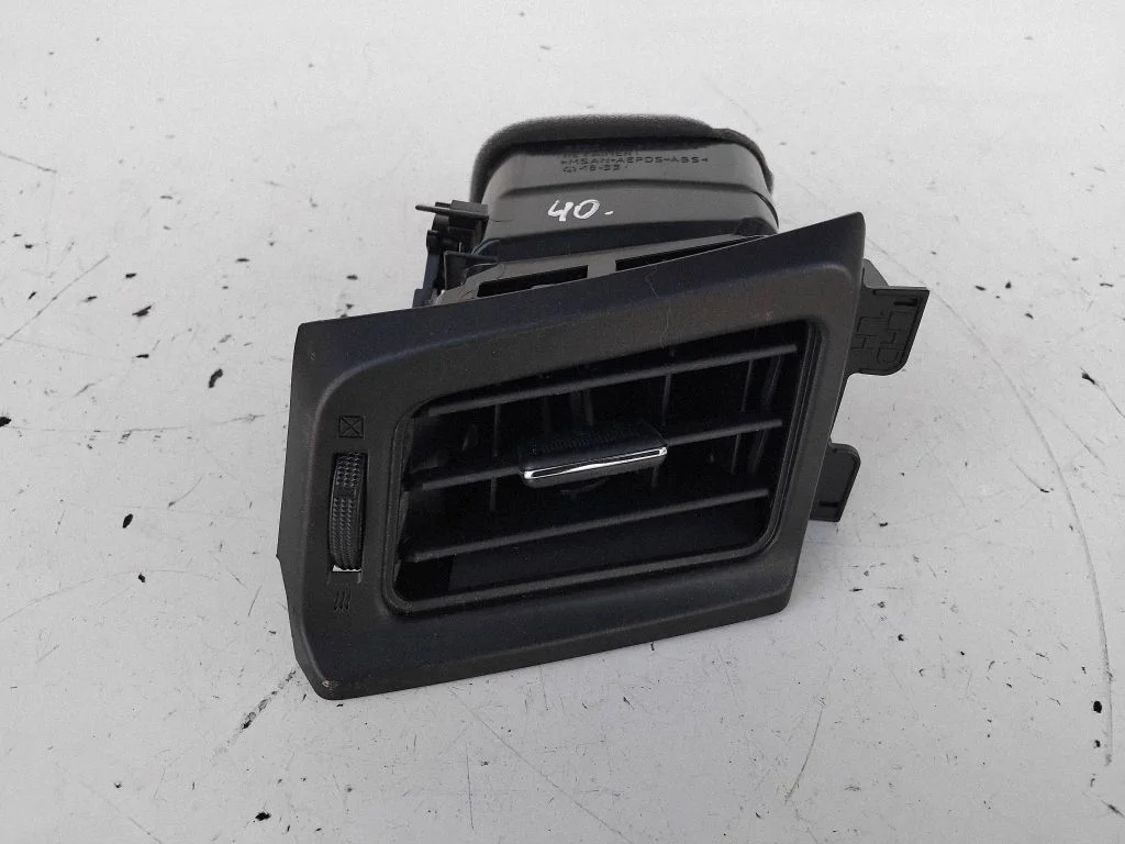 Dashboard side air vent grill/cover trim – Toyota RAV 4 (XA40) (2012-2018)