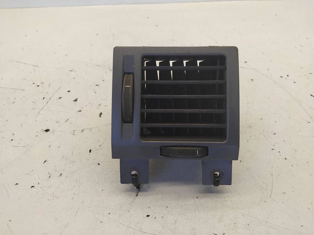 Dashboard side air vent grill/cover trim – Opel Vectra C (2005-2009)