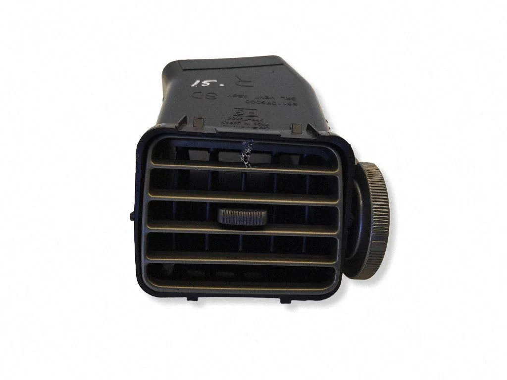 Boczne kratki nawiewu 66110FG000