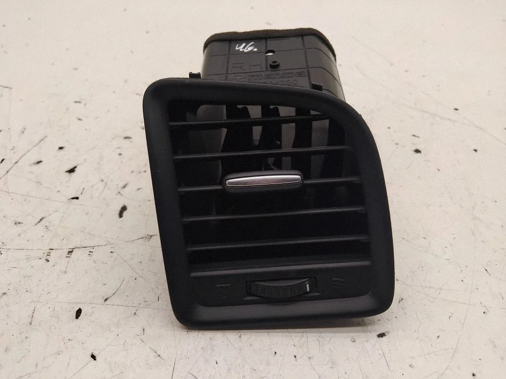 Dashboard side air vent grill/cover trim KD4564730