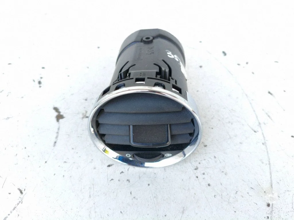 Armatuurlaua külje õhutusresti kate – Peugeot 308 (2007-2013)