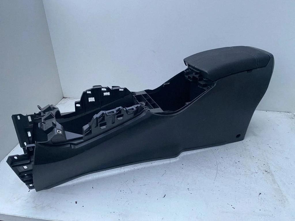 Keskkonsool – Nissan Qashqai (2016-2021)