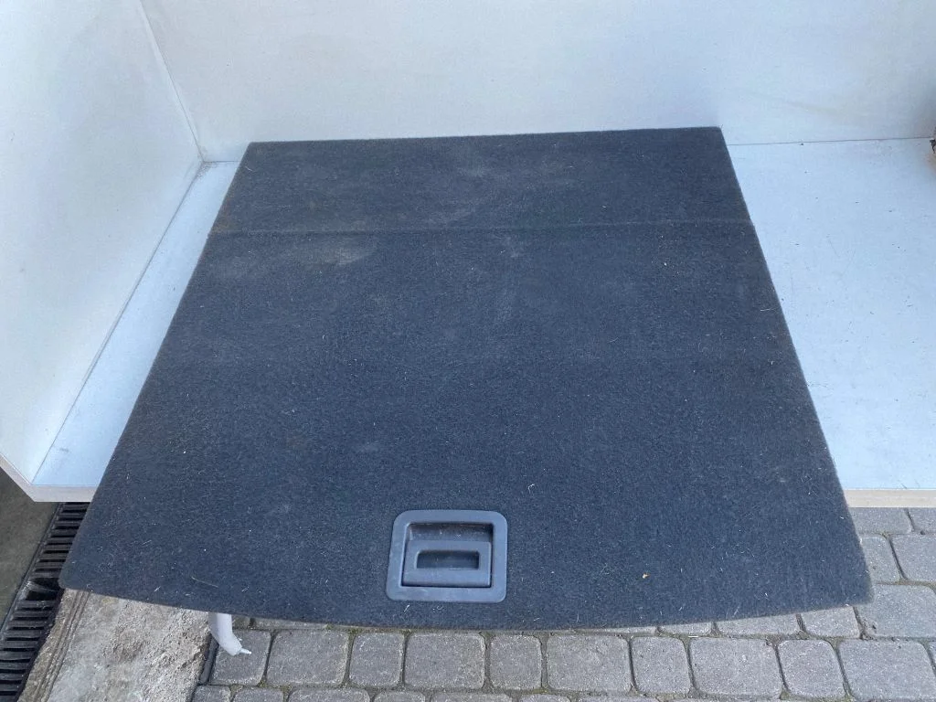 Trunk/boot floor carpet liner