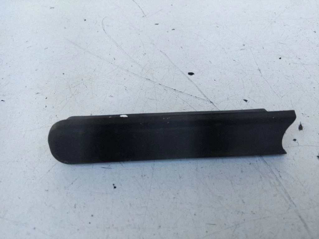 Cita bagāžnieka apdares detaļa 8T0827797