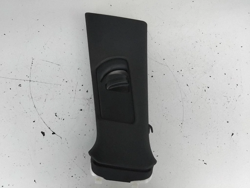 (B) pillar trim (top) – Audi Q5 SQ5 8R (2008-2017)