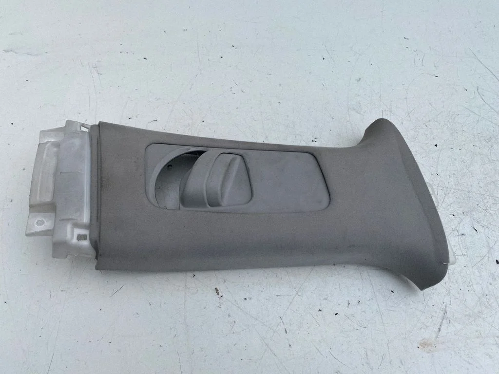 (B) pillar trim (top) – Lexus IS 220D-250-350 (2006-2013)